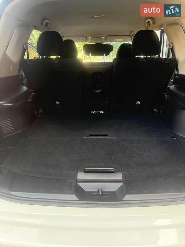 Позашляховик / Кросовер Nissan X-Trail 2016 в Кривому Розі