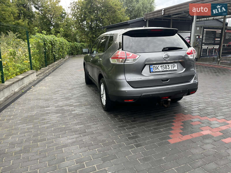Позашляховик / Кросовер Nissan X-Trail 2015 в Рівному