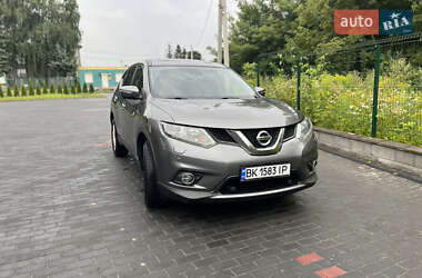 Внедорожник / Кроссовер Nissan X-Trail 2015 в 
