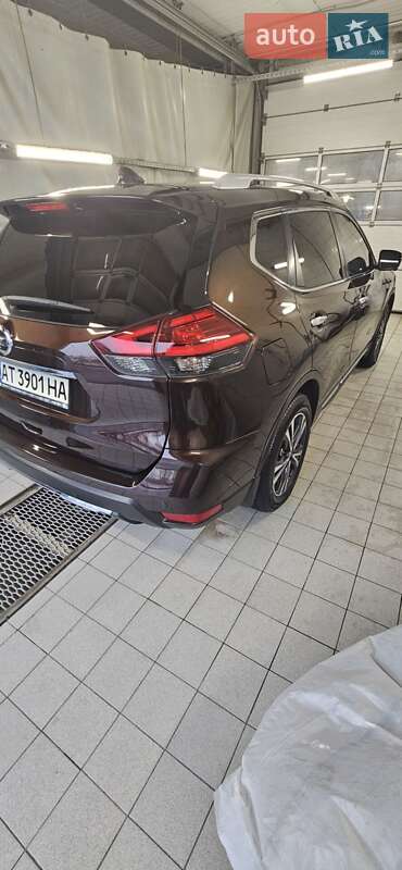 Внедорожник / Кроссовер Nissan X-Trail 2021 в Косове