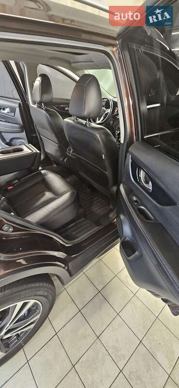 Внедорожник / Кроссовер Nissan X-Trail 2021 в Косове