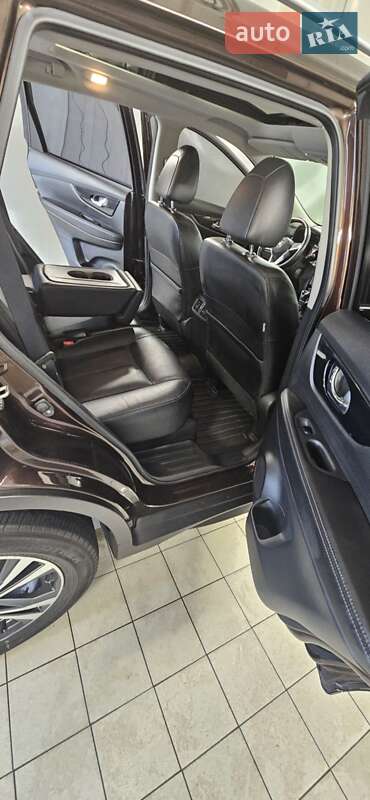 Внедорожник / Кроссовер Nissan X-Trail 2021 в Косове