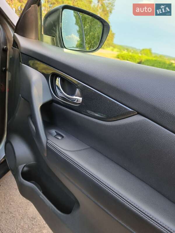 Внедорожник / Кроссовер Nissan X-Trail 2017 в Богуславе