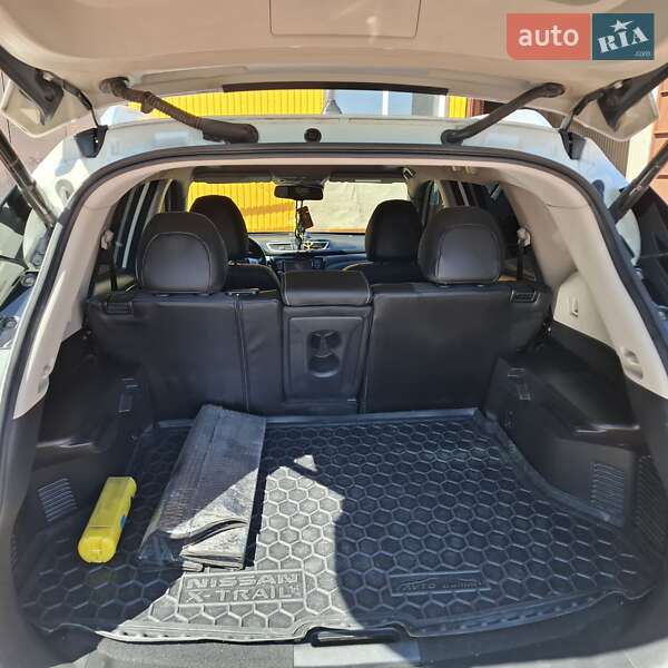 Позашляховик / Кросовер Nissan X-Trail 2017 в Первомайську