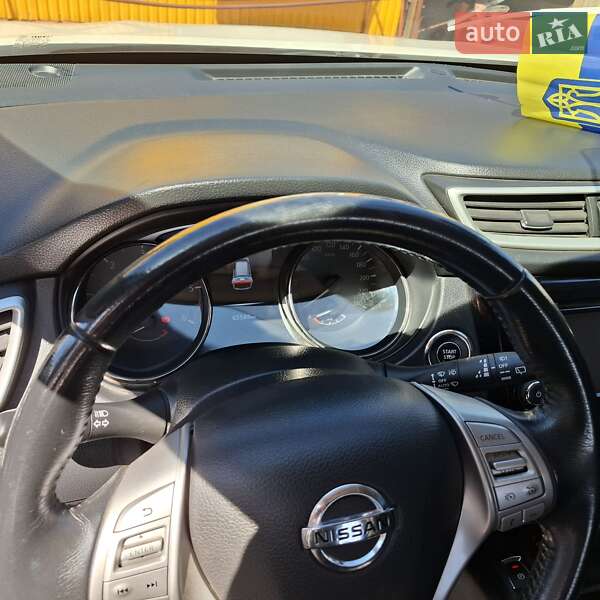 Позашляховик / Кросовер Nissan X-Trail 2017 в Первомайську