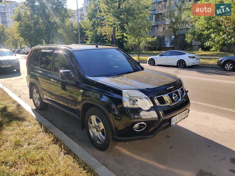 Внедорожник / Кроссовер Nissan X-Trail 2011 в 