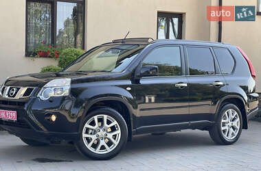 Позашляховик / Кросовер Nissan X-Trail 2012 в 