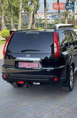 Позашляховик / Кросовер Nissan X-Trail 2012 в 