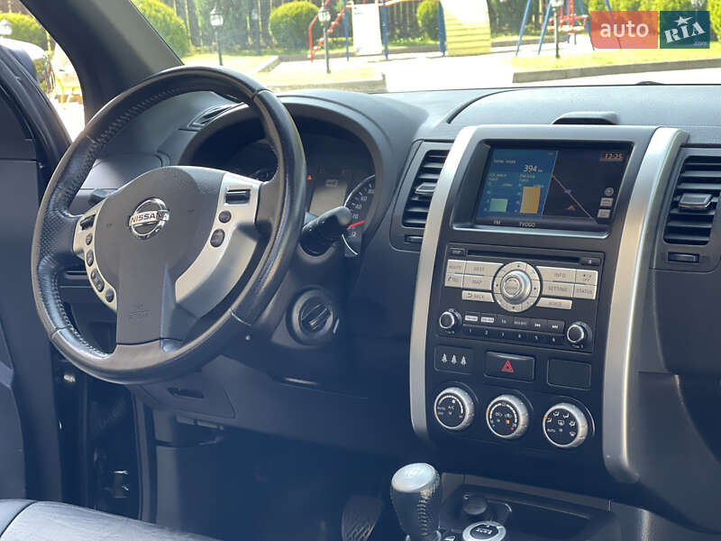 Внедорожник / Кроссовер Nissan X-Trail 2012 в Стрые