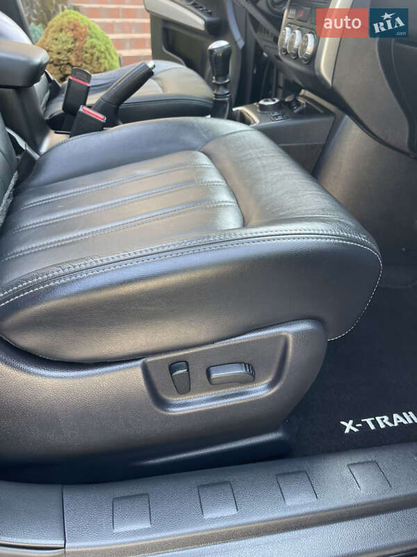 Внедорожник / Кроссовер Nissan X-Trail 2012 в Стрые