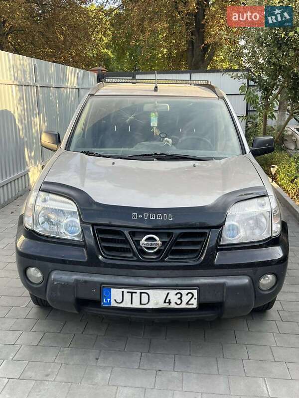 Позашляховик / Кросовер Nissan X-Trail 2002 в Побужському