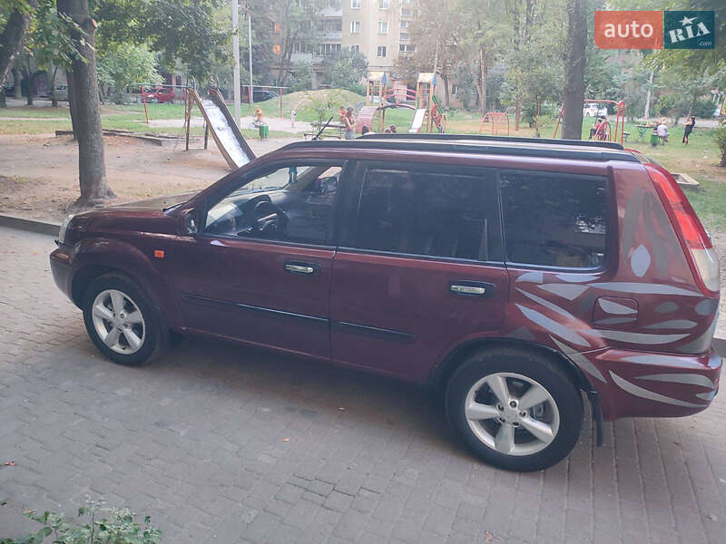 Позашляховик / Кросовер Nissan X-Trail 2002 в Івано-Франківську