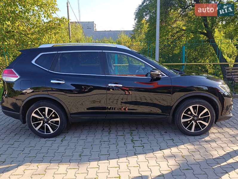 Позашляховик / Кросовер Nissan X-Trail 2017 в Івано-Франківську