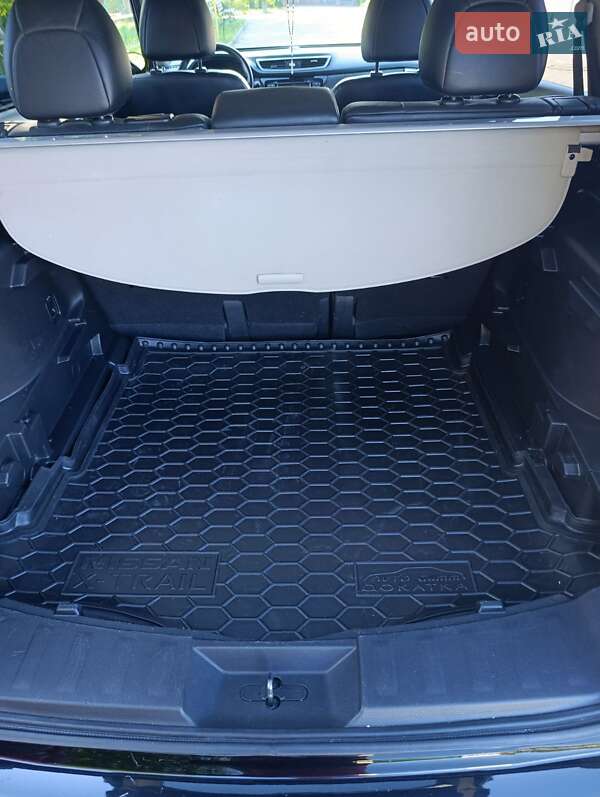 Позашляховик / Кросовер Nissan X-Trail 2017 в Івано-Франківську