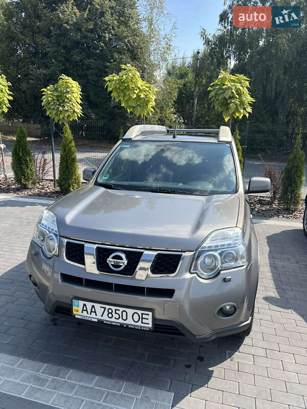 Внедорожник / Кроссовер Nissan X-Trail 2013 в Киеве