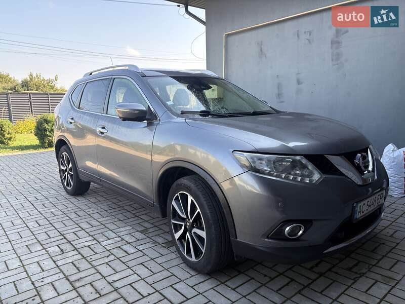 Внедорожник / Кроссовер Nissan X-Trail 2016 в 