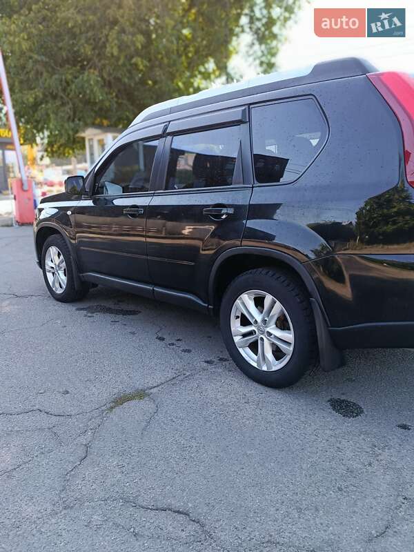 Внедорожник / Кроссовер Nissan X-Trail 2013 в Умани