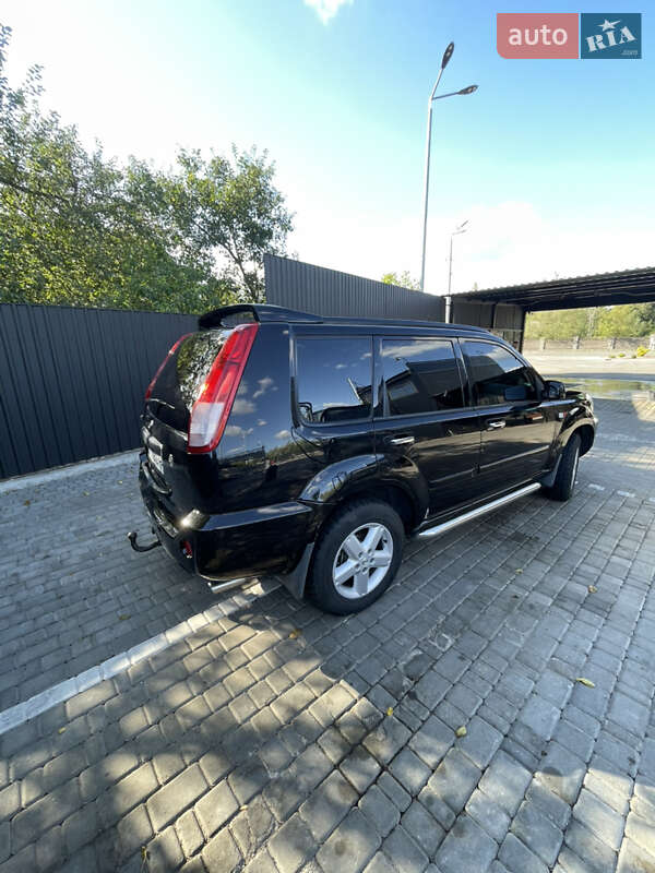 Внедорожник / Кроссовер Nissan X-Trail 2004 в Звягеле