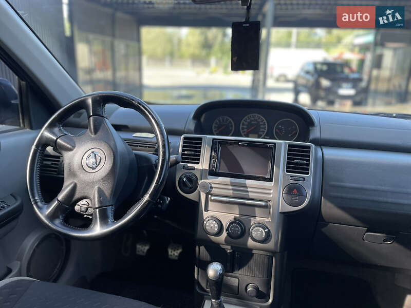 Внедорожник / Кроссовер Nissan X-Trail 2004 в Звягеле