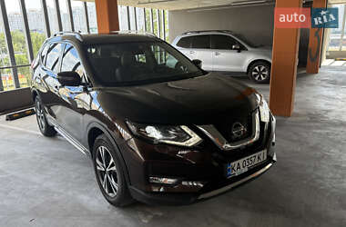 Внедорожник / Кроссовер Nissan X-Trail 2018 в 