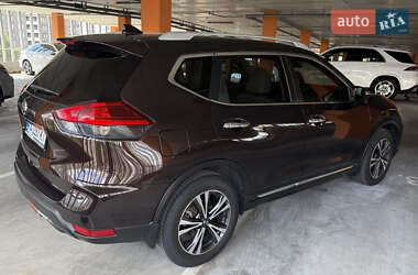Внедорожник / Кроссовер Nissan X-Trail 2018 в 