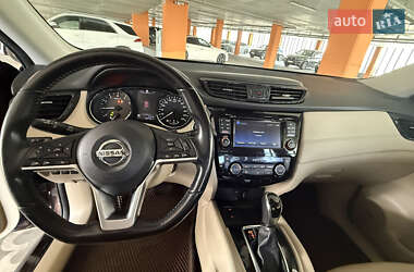 Внедорожник / Кроссовер Nissan X-Trail 2018 в 