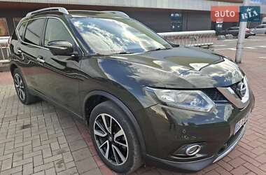 Внедорожник / Кроссовер Nissan X-Trail 2016 в Луцке
