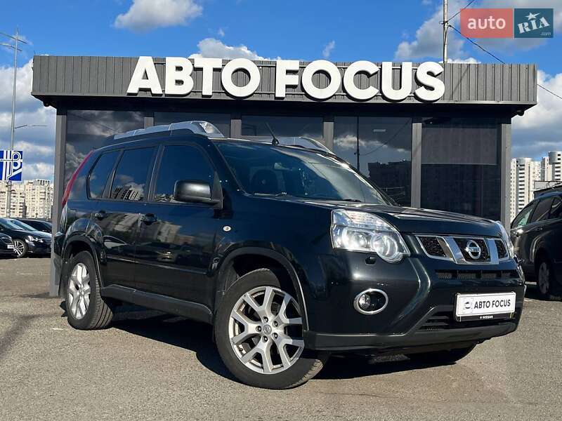 Позашляховик / Кросовер Nissan X-Trail 2014 в  фото Позашляховик / Кросовер Nissan X-Trail 2014 в
