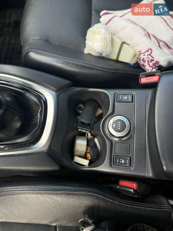 Позашляховик / Кросовер Nissan X-Trail 2016 в Вараші