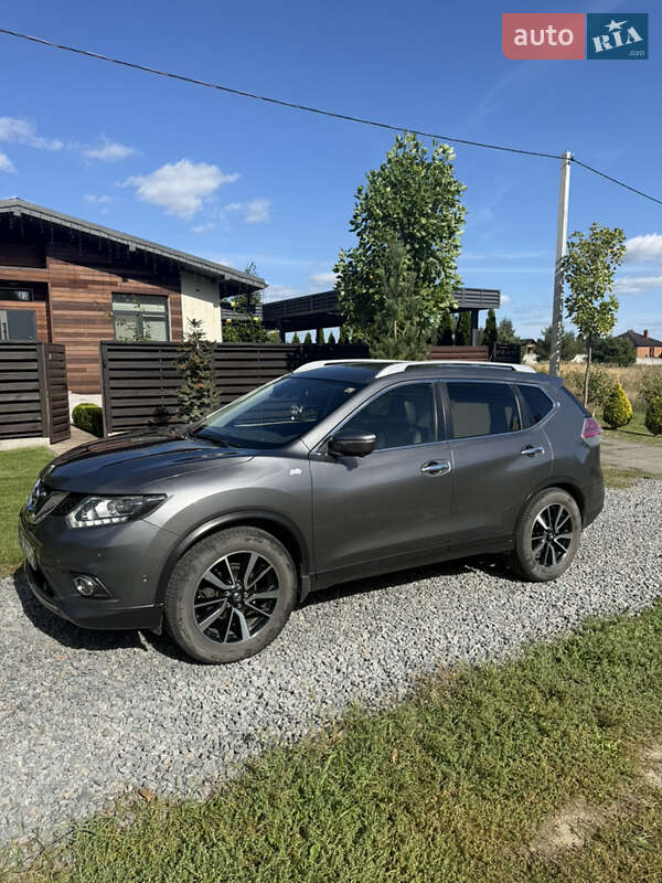 Позашляховик / Кросовер Nissan X-Trail 2016 в Вараші