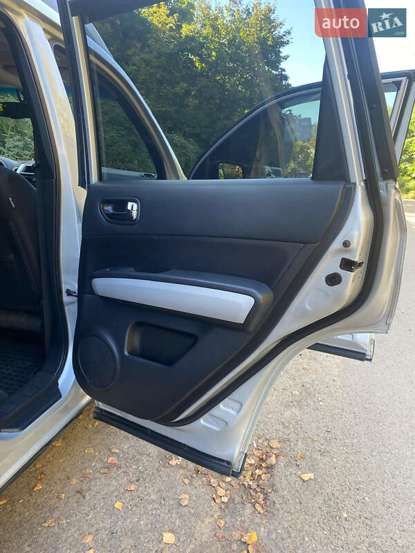 Позашляховик / Кросовер Nissan X-Trail 2012 в Сумах