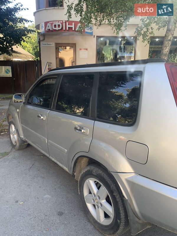 Внедорожник / Кроссовер Nissan X-Trail 2004 в Каменец-Подольском