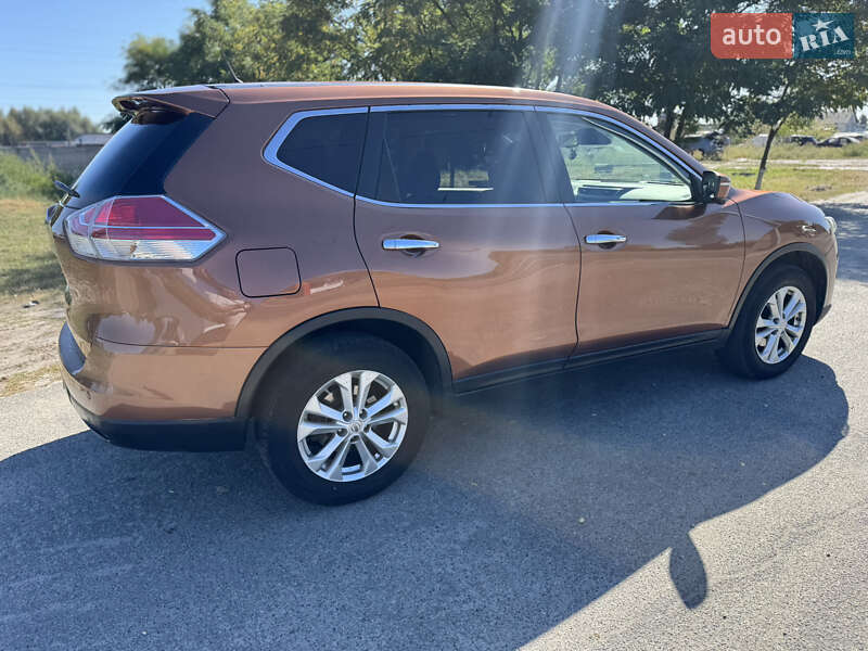 Позашляховик / Кросовер Nissan X-Trail 2014 в Києві