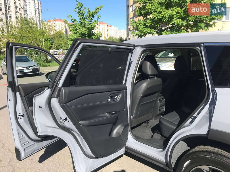 Позашляховик / Кросовер Nissan X-Trail 2024 в Києві