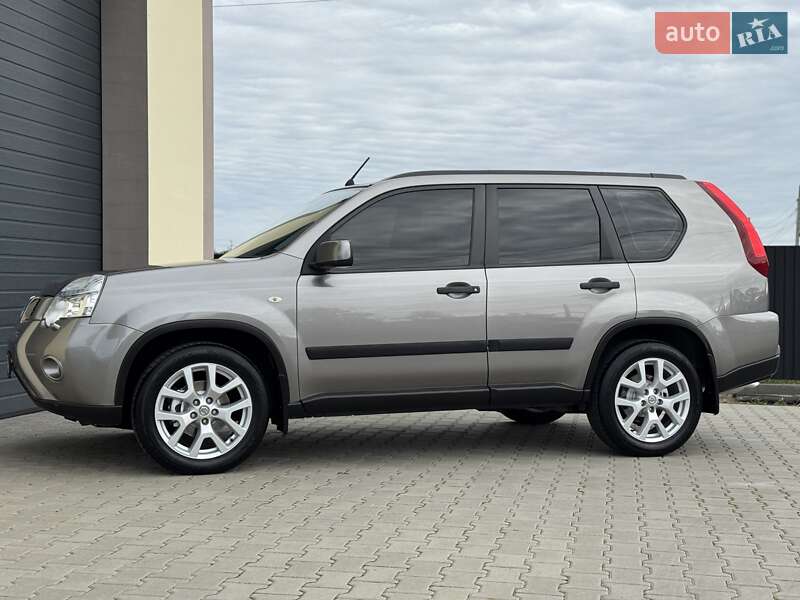 Позашляховик / Кросовер Nissan X-Trail 2010 в Стрию