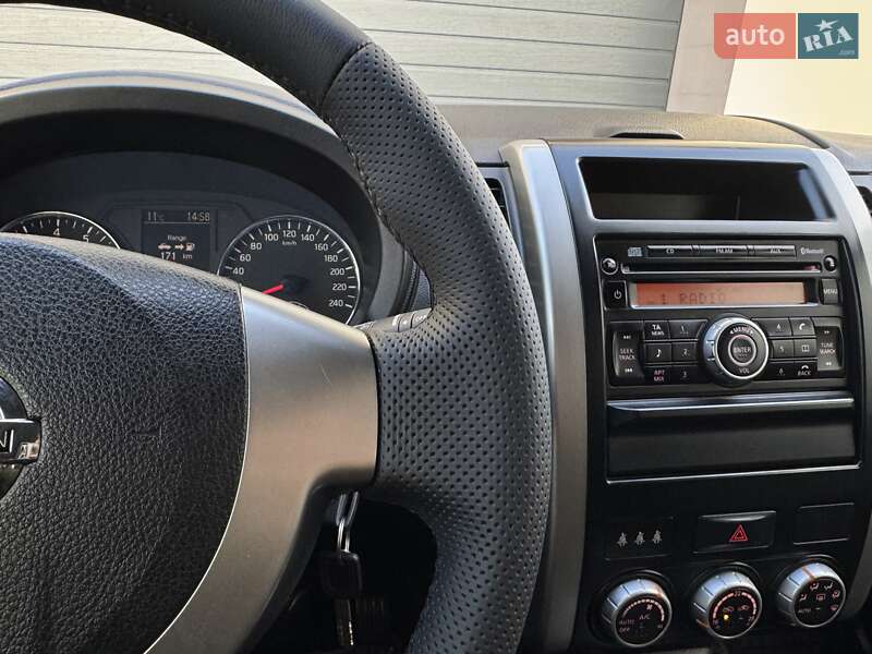 Позашляховик / Кросовер Nissan X-Trail 2010 в Стрию