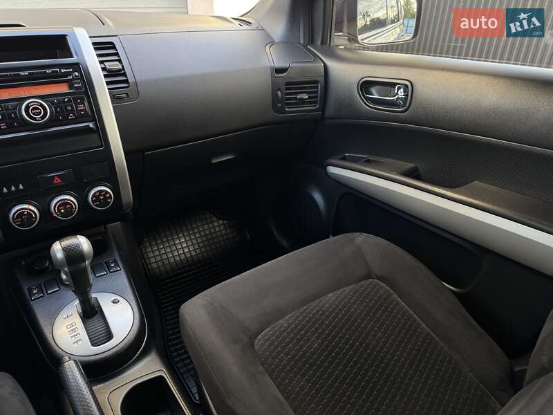 Позашляховик / Кросовер Nissan X-Trail 2010 в Стрию