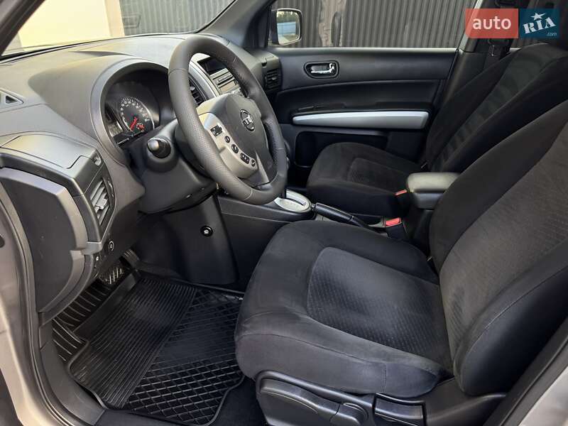 Позашляховик / Кросовер Nissan X-Trail 2010 в Стрию