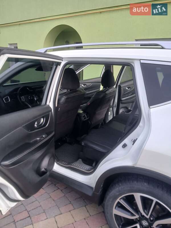 Внедорожник / Кроссовер Nissan X-Trail 2015 в Ковеле