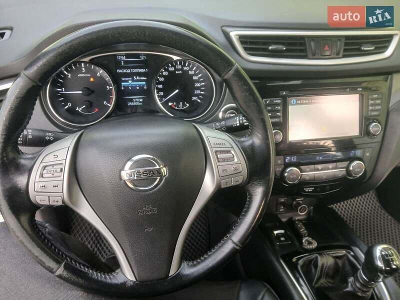 Внедорожник / Кроссовер Nissan X-Trail 2015 в Ковеле