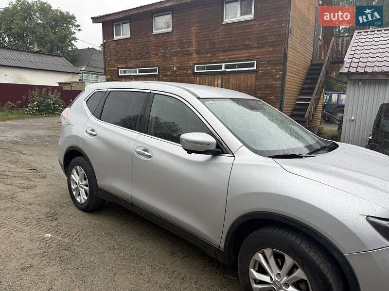 Позашляховик / Кросовер Nissan X-Trail 2016 в Радомишлі