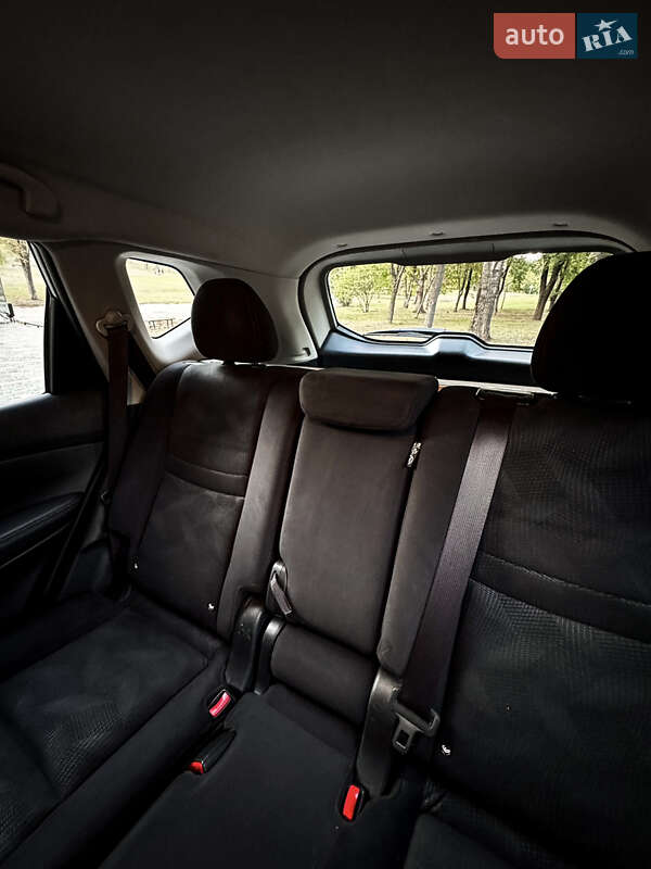 Позашляховик / Кросовер Nissan X-Trail 2016 в Запоріжжі