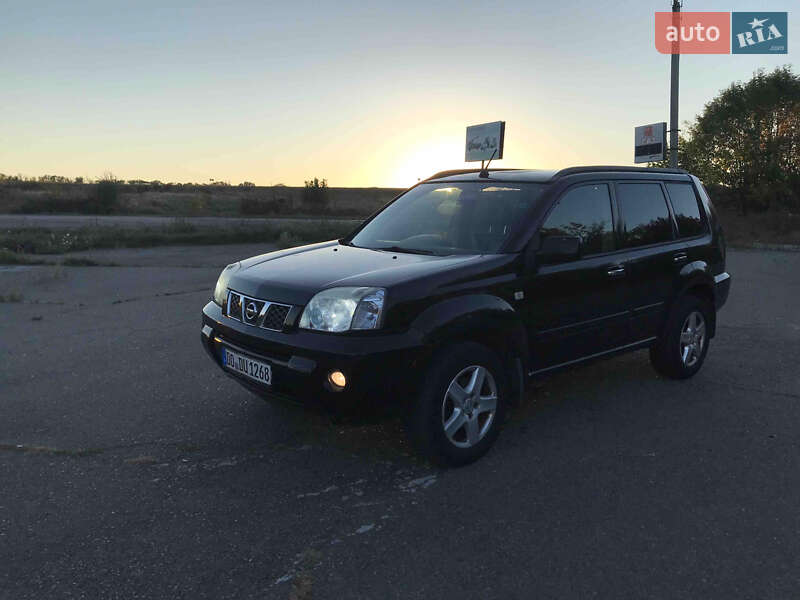 Внедорожник / Кроссовер Nissan X-Trail 2005 в  фото Внедорожник / Кроссовер Nissan X-Trail 2005 в