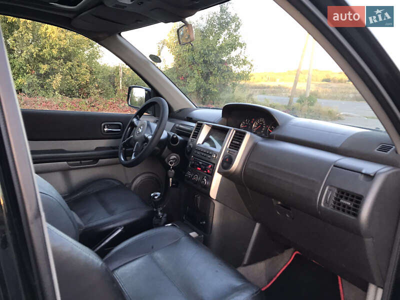 Внедорожник / Кроссовер Nissan X-Trail 2005 в Киеве