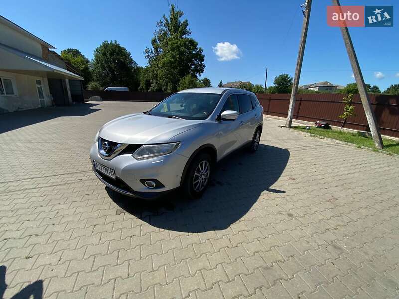 Позашляховик / Кросовер Nissan X-Trail 2015 в Стецевій