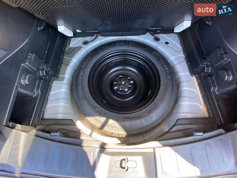 Позашляховик / Кросовер Nissan X-Trail 2015 в Стецевій