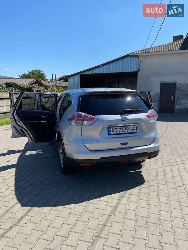 Позашляховик / Кросовер Nissan X-Trail 2015 в Стецевій