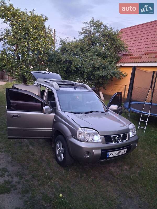 Внедорожник / Кроссовер Nissan X-Trail 2006 в Сарнах фото 6 Внедорожник / Кроссовер Nissan X-Trail 2006 в Сарнах
