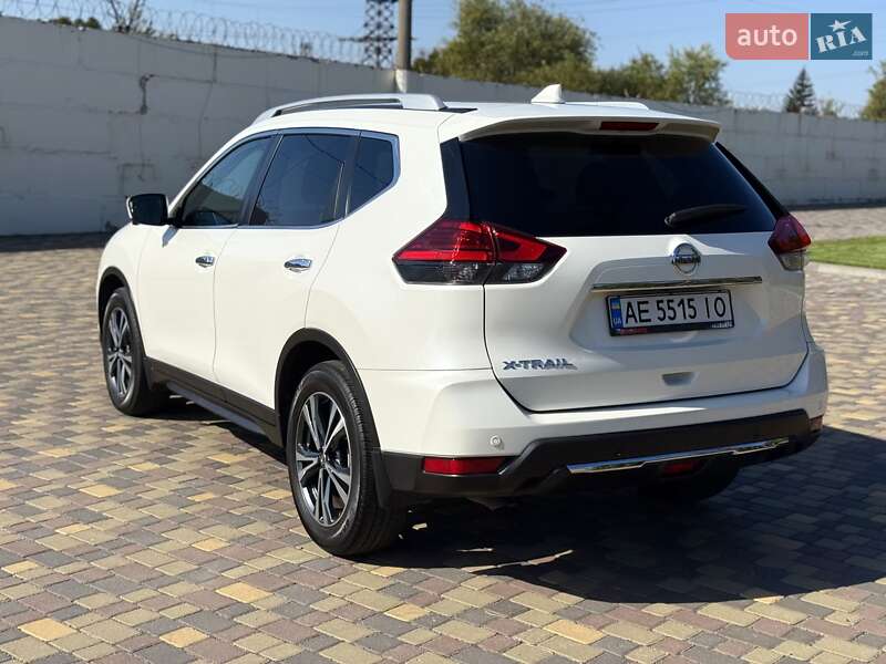 Позашляховик / Кросовер Nissan X-Trail 2017 в Дніпрі