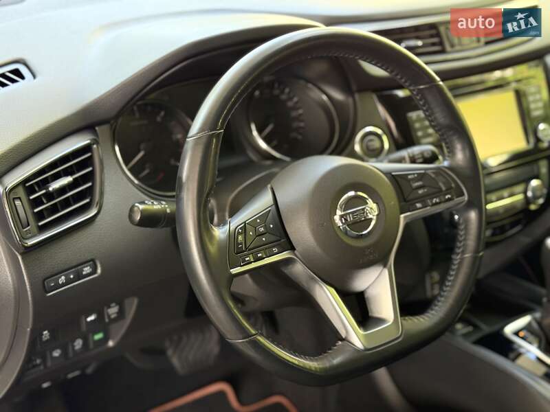 Позашляховик / Кросовер Nissan X-Trail 2017 в Дніпрі